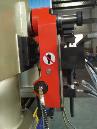 Двухсторонний трубогибочный станок IBT SW-38-A